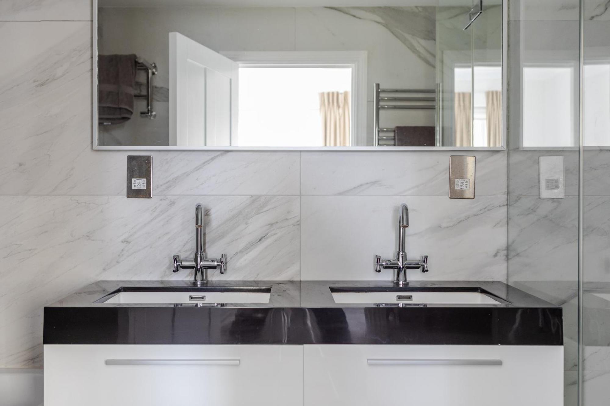 Number 53 - Stunning Maisonette With Parking In Kensington & Chelsea London Exterior photo
