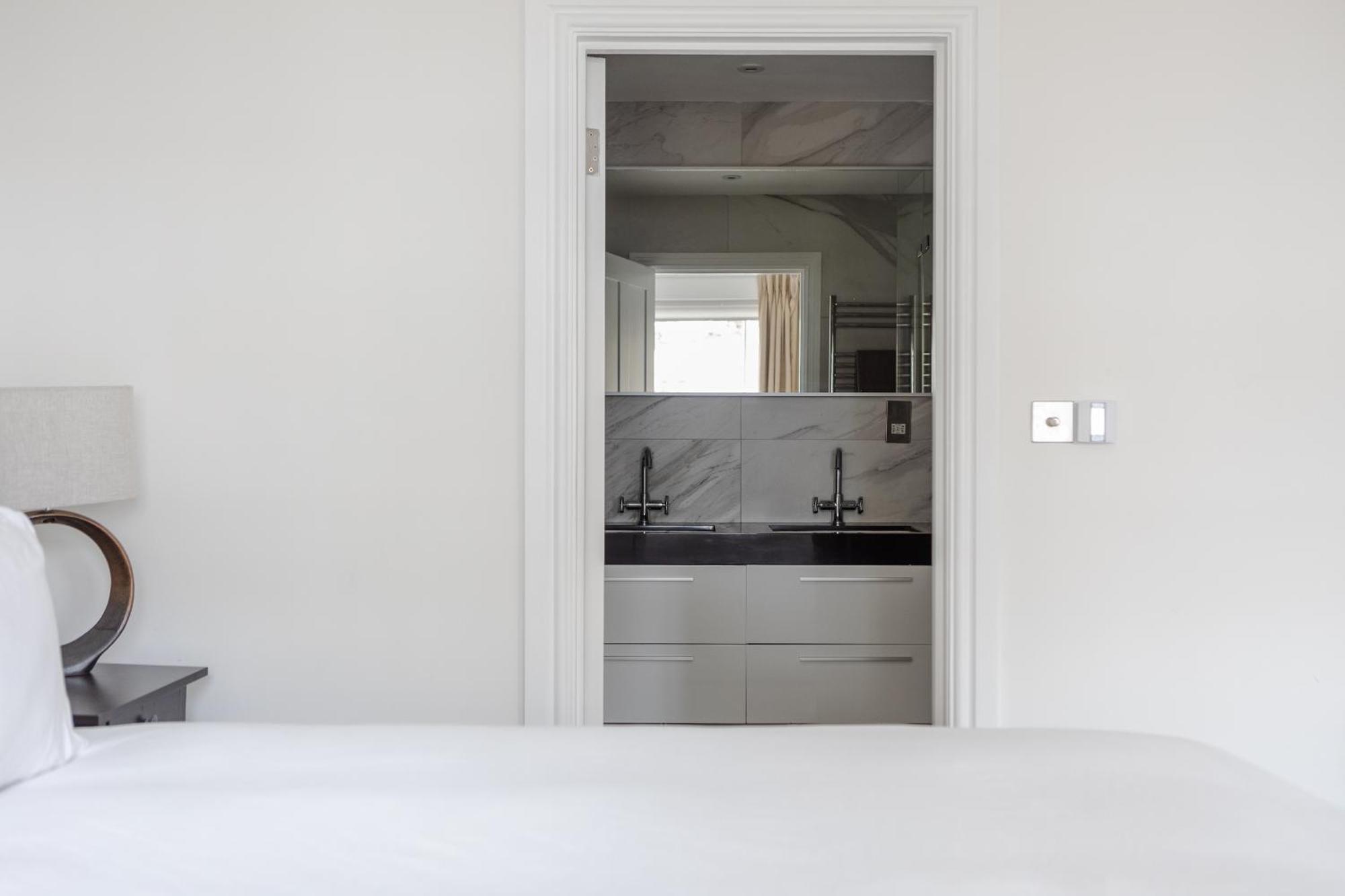 Number 53 - Stunning Maisonette With Parking In Kensington & Chelsea London Exterior photo